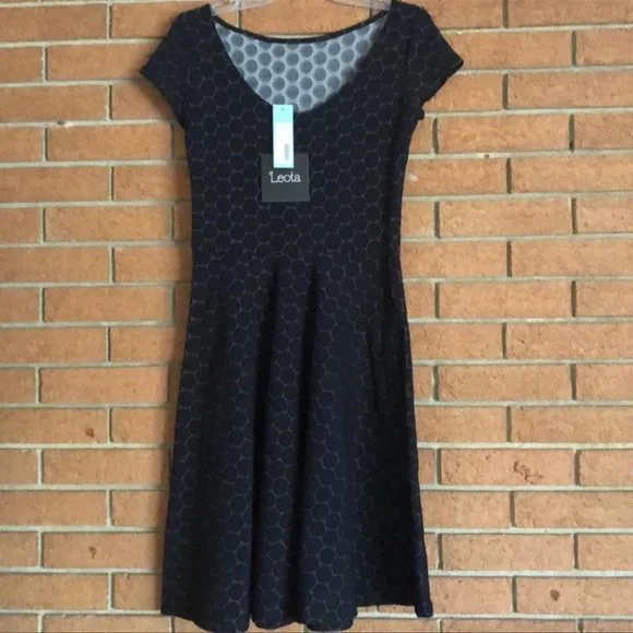 🖤LEOTA🖤WYATT TONAL CIRCLE FIT AND FLARE DRESS🖤 - Picture 9 of 12